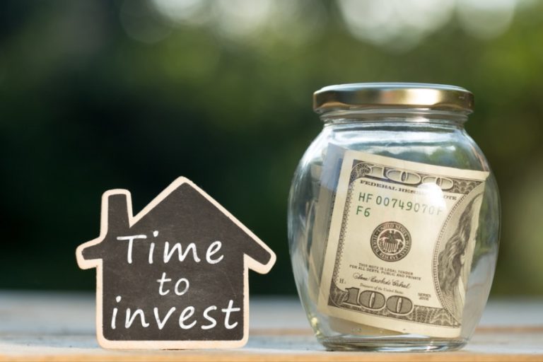 Read more about the article Should I Invest in Stocks or Real Estate in 2026?