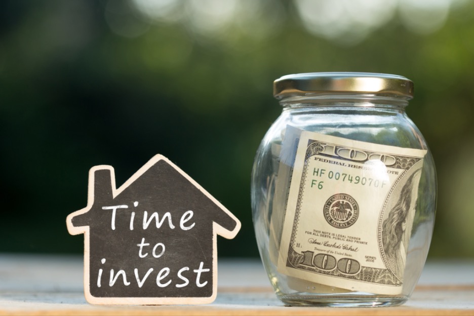 You are currently viewing Should I Invest in Stocks or Real Estate in 2026?